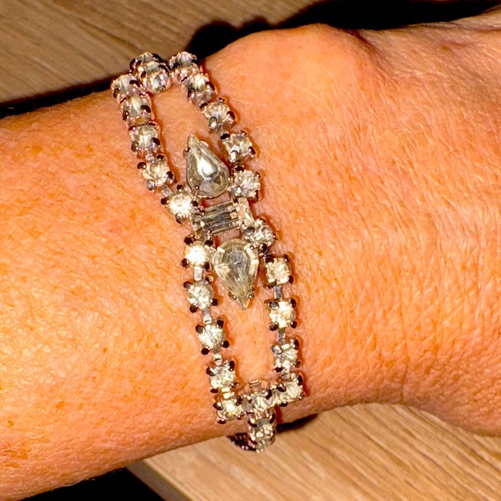 Vintage art deco bracelet, silver tone